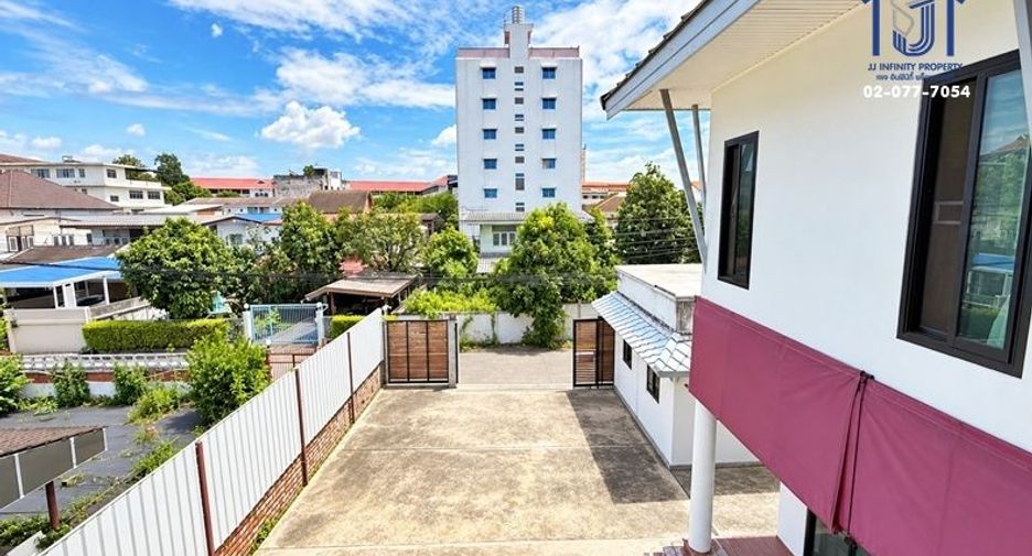 For sale 4 bedrooms house in Bueng Kum, Bangkok