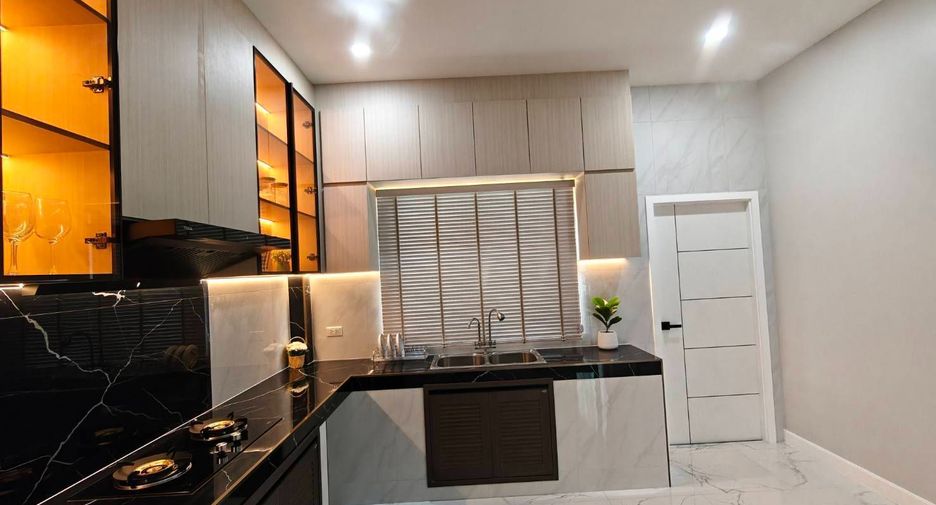 For sale 3 bedrooms villa in Bang Lamung, Chonburi