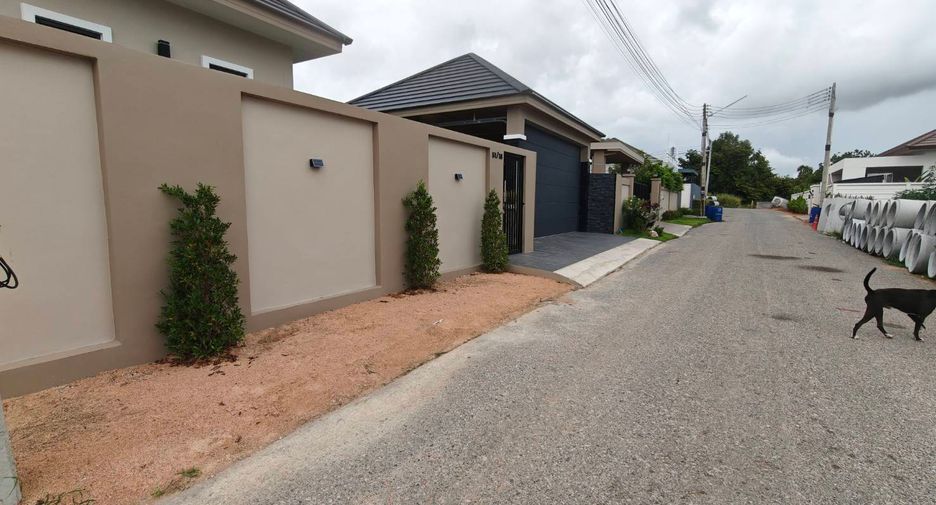 For sale 3 bedrooms villa in Bang Lamung, Chonburi