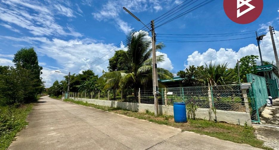 Terreno en venta en Phanat Nikhom, Chonburi