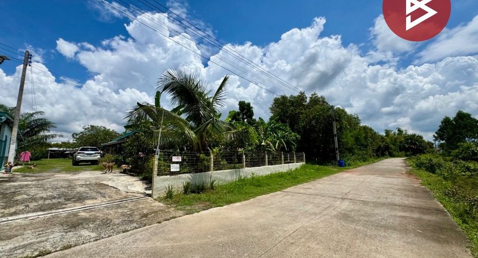 Terreno en venta en Phanat Nikhom, Chonburi