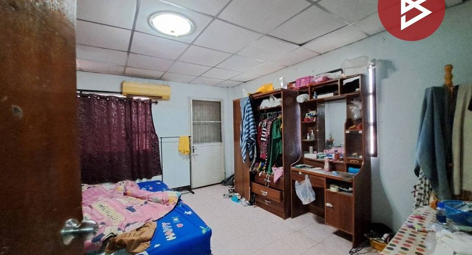 Casa adosada en venta de 3 habitaciones en Mueang Nakhon Pathom, Nakhon Pathom