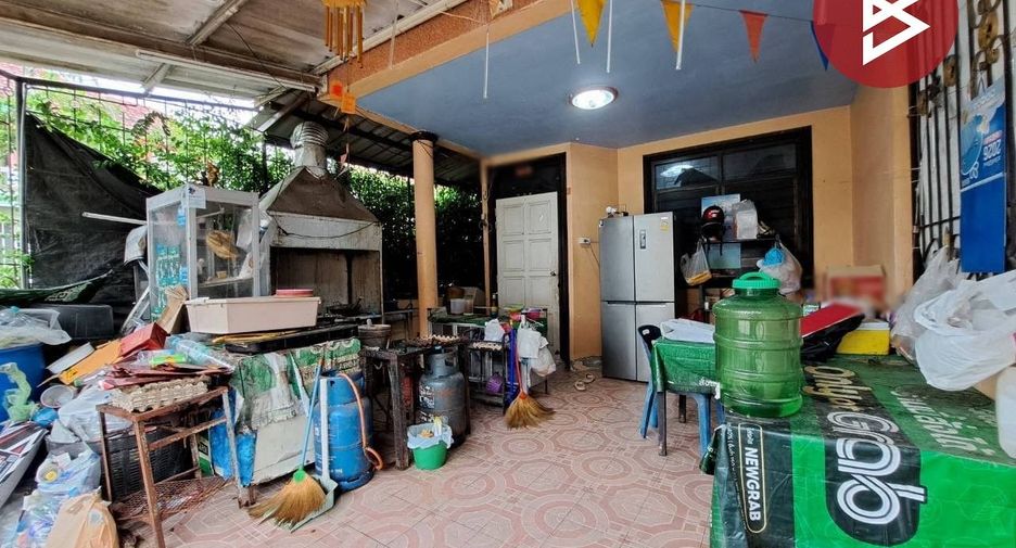 Casa adosada en venta de 3 habitaciones en Mueang Nakhon Pathom, Nakhon Pathom