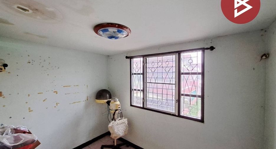 Casa adosada en venta de 3 habitaciones en Mueang Nakhon Pathom, Nakhon Pathom