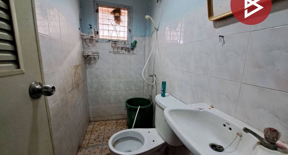 Casa adosada en venta de 3 habitaciones en Mueang Nakhon Pathom, Nakhon Pathom