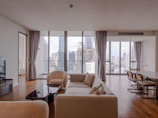 For rent 3 bedrooms condo in Khlong Toei, Bangkok