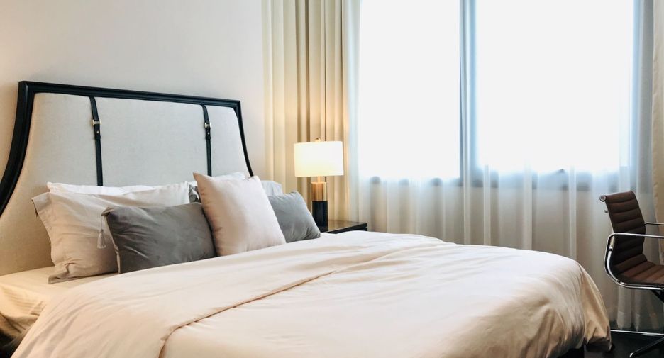For rent 2 bedrooms condo in Khlong Toei, Bangkok