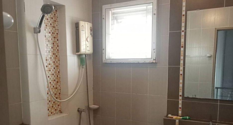 For rent 3 bedrooms house in East Pattaya, Pattaya