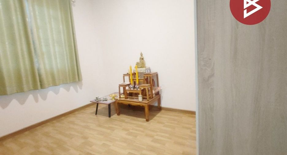 For sale 4 bedrooms townhouse in Ban Pho, Chachoengsao