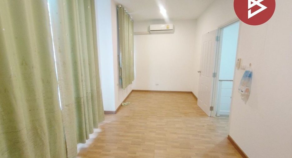 For sale 4 bedrooms townhouse in Ban Pho, Chachoengsao