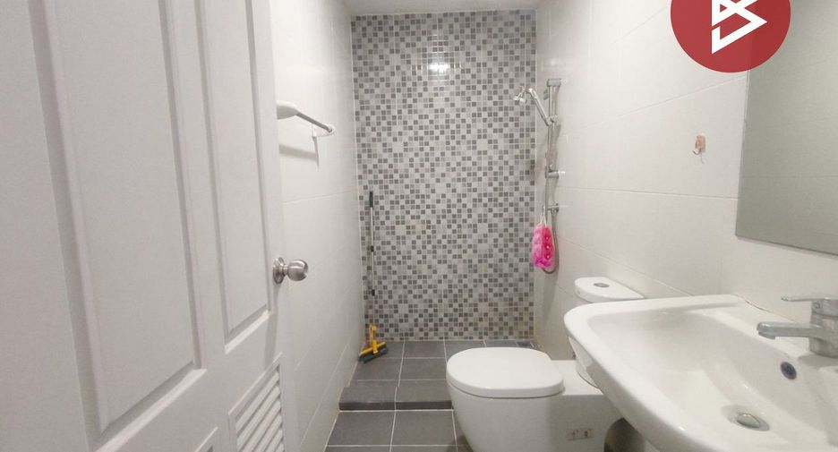 For sale 4 bedrooms townhouse in Ban Pho, Chachoengsao