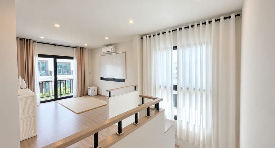 For sale 4 bedrooms house in Bang Lamung, Chonburi