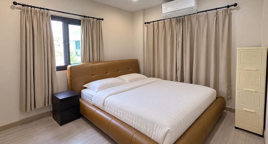 For sale 4 bedrooms house in Bang Lamung, Chonburi