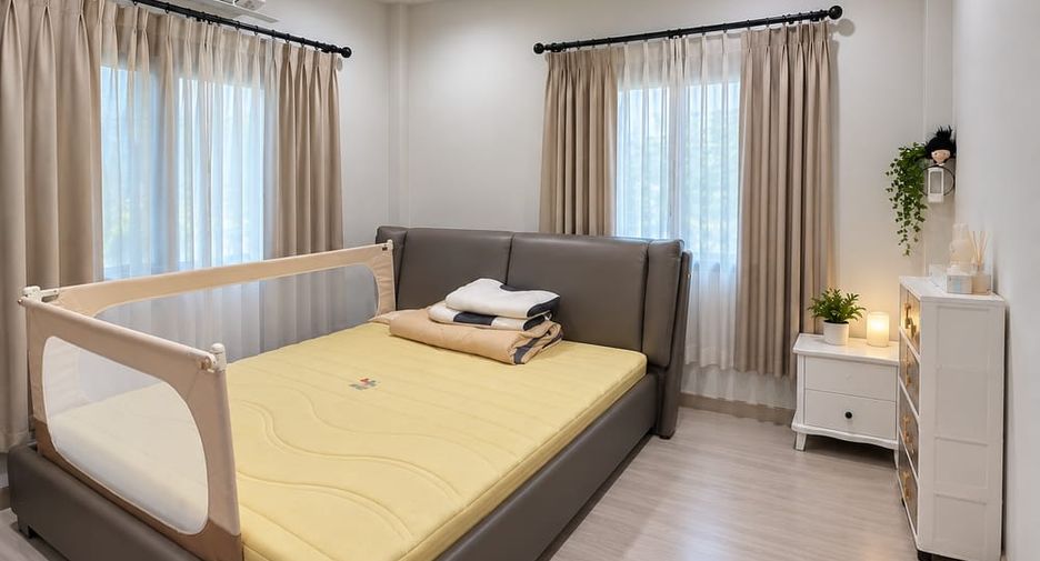 For sale 4 bedrooms house in Bang Lamung, Chonburi
