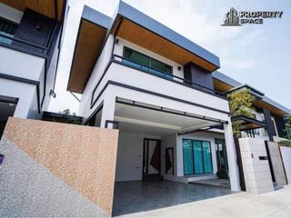 Villa en alquiler de 6 habitaciones en Bang Lamung, Chonburi