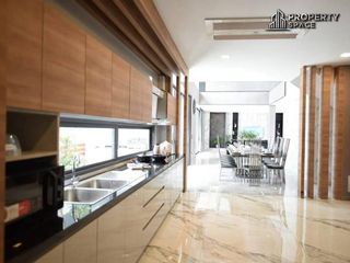 Villa en alquiler de 6 habitaciones en Bang Lamung, Chonburi