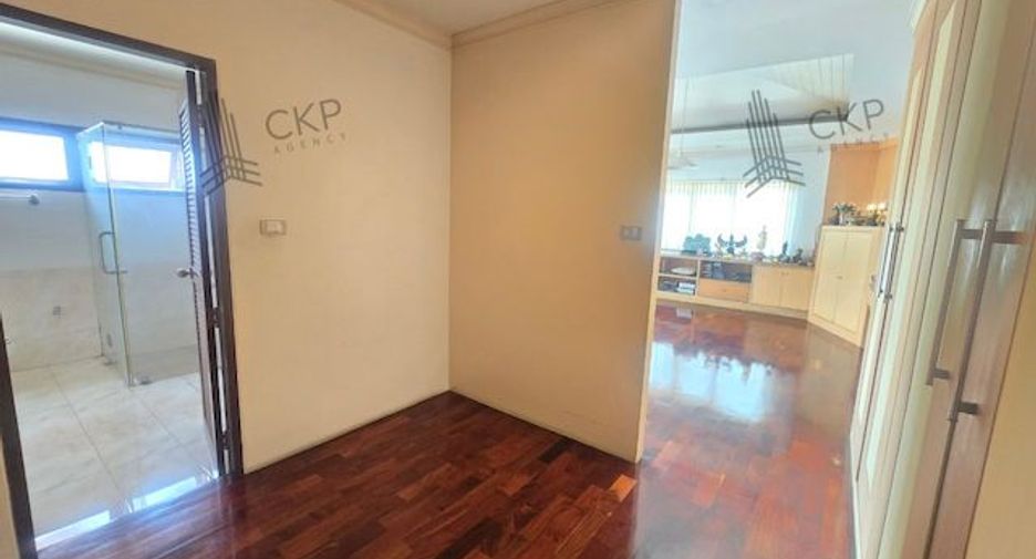 For sale 6 bedrooms house in Bang Bon, Bangkok