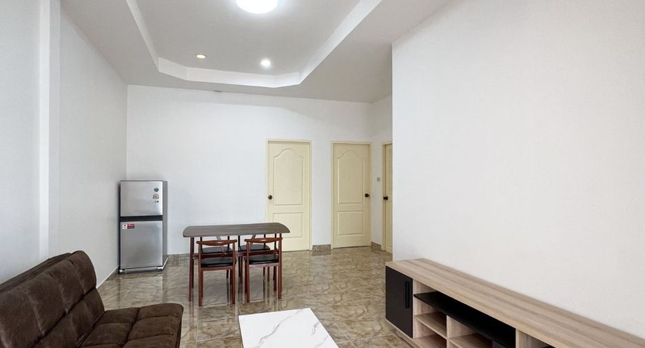 À vendre 2 chambres maison de ville à Bang Lamung, Chonburi
