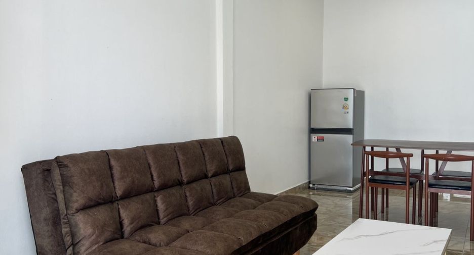 À vendre 2 chambres maison de ville à Bang Lamung, Chonburi