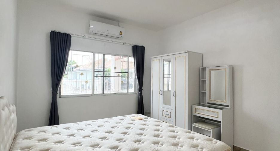 À vendre 2 chambres maison de ville à Bang Lamung, Chonburi