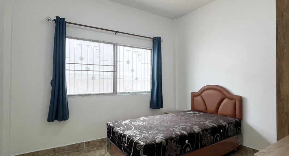 À vendre 2 chambres maison de ville à Bang Lamung, Chonburi