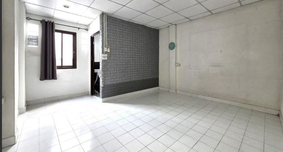 For sale 4 bedrooms house in Bueng Kum, Bangkok