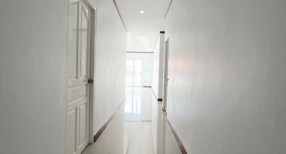 For sale 3 bedrooms house in Bang Lamung, Chonburi