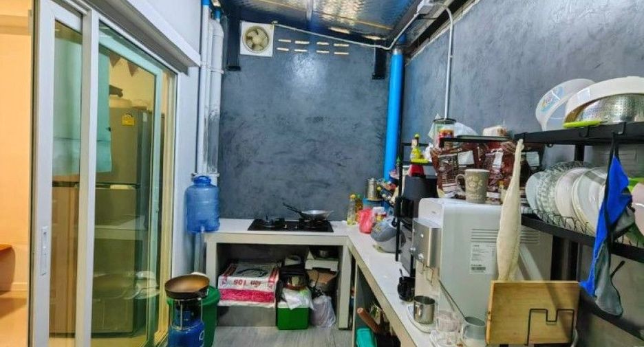 For sale 2 bedrooms townhouse in Thawi Watthana, Bangkok