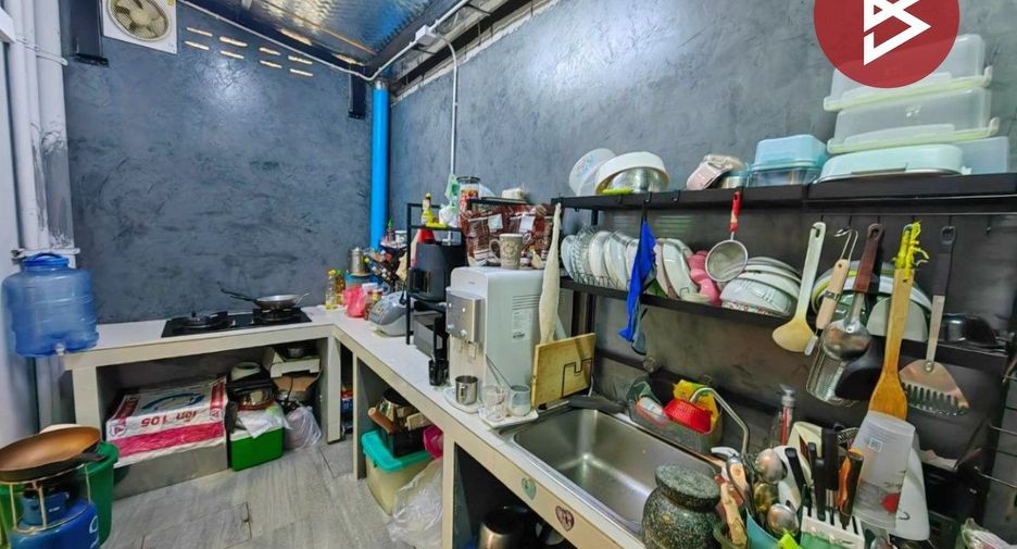 For sale 2 bedrooms townhouse in Thawi Watthana, Bangkok