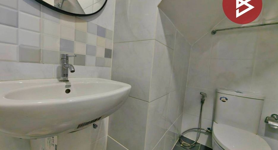 For sale 2 bedrooms townhouse in Thawi Watthana, Bangkok