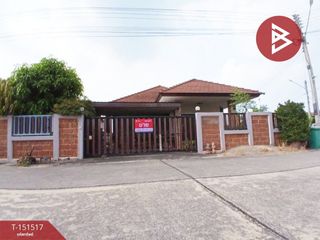 Casa en venta de 3 habitaciones en Sam Phran, Nakhon Pathom