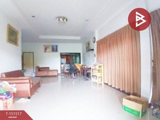 Casa en venta de 3 habitaciones en Sam Phran, Nakhon Pathom