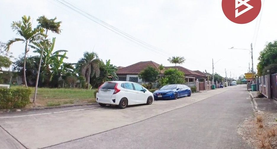 Casa en venta de 3 habitaciones en Sam Phran, Nakhon Pathom