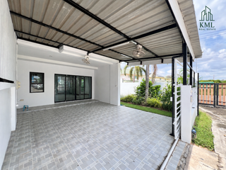 À vendre 2 chambres maison de ville à Bang Lamung, Chonburi