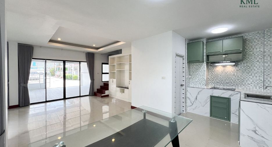 À vendre 2 chambres maison de ville à Bang Lamung, Chonburi