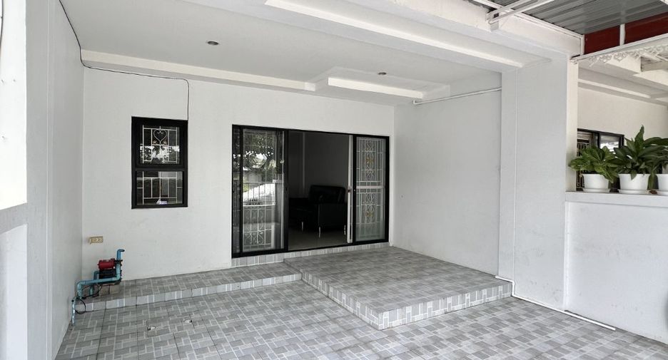 出售 3 卧室 联排别墅 在 Bang Lamung, Chon Buri