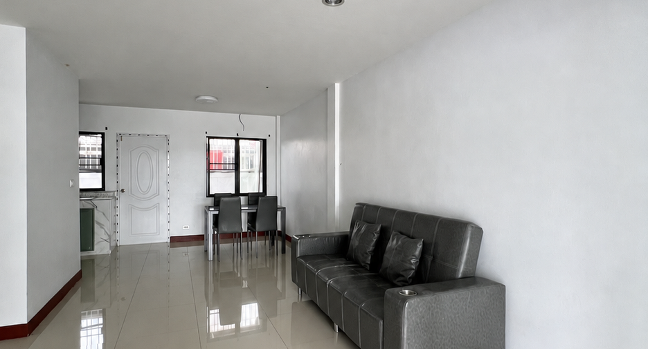 出售 3 卧室 联排别墅 在 Bang Lamung, Chon Buri