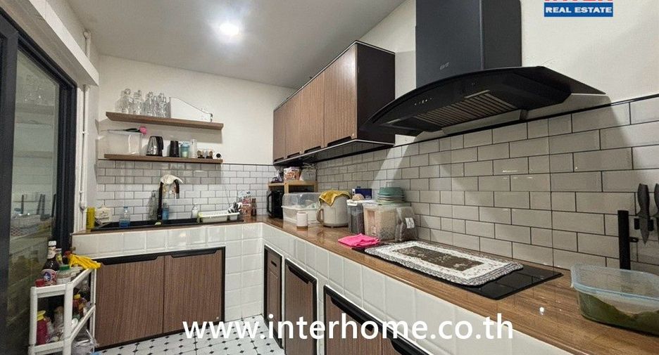 For sale 3 bedrooms townhouse in Sai Mai, Bangkok
