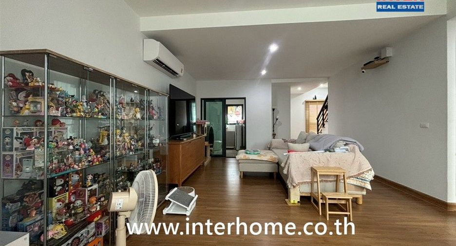 For sale 3 bedrooms townhouse in Sai Mai, Bangkok