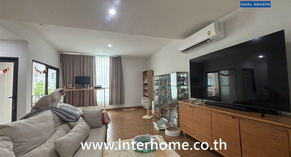 For sale 3 bedrooms townhouse in Sai Mai, Bangkok