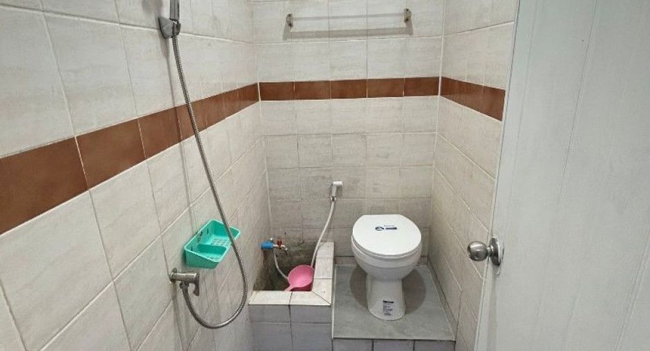 For sale 1 bed townhouse in Mueang Samut Prakan, Samut Prakan