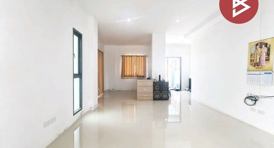 Reihenhaus zum Kauf mit 3 Zimmer in Mueang Chon Buri, Chonburi
