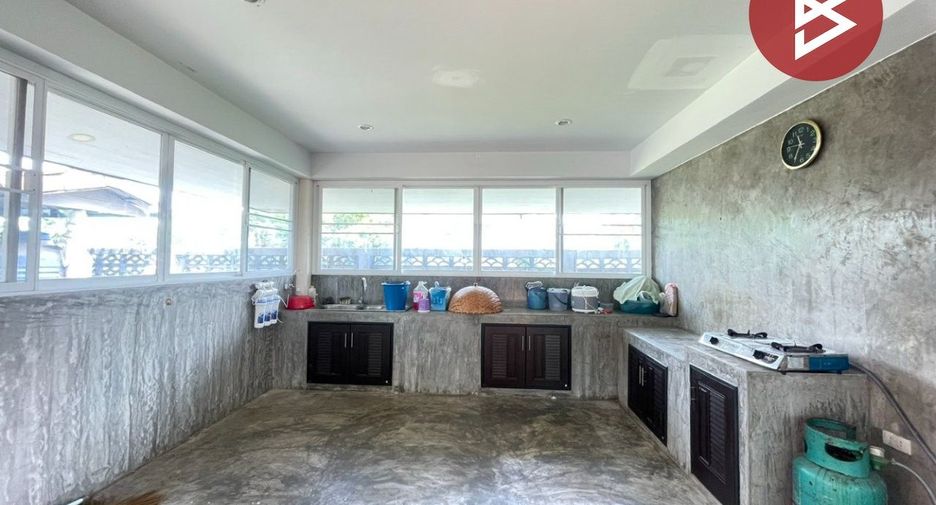 Casa en venta de 3 habitaciones en Sam Phran, Nakhon Pathom