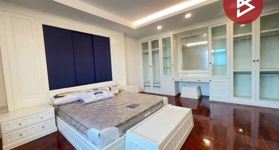 Casa en venta de 3 habitaciones en Sam Phran, Nakhon Pathom