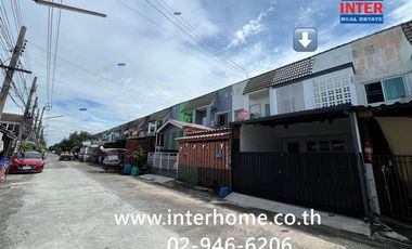 出售 2 卧室 联排别墅 在 Khlong Sam Wa, 曼谷