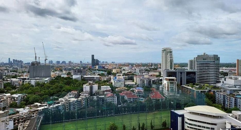 For rent 1 bed condo in Khlong Toei, Bangkok