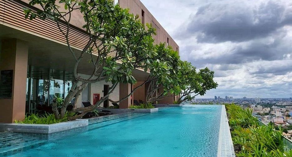 For rent 1 bed condo in Khlong Toei, Bangkok