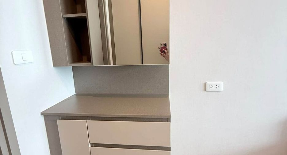 Condo en alquiler de 1 habitaciones en Khlong San, Bangkok