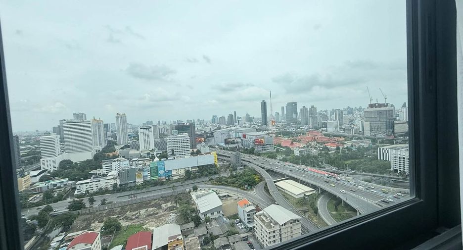Condo en alquiler de 1 habitaciones en Khlong San, Bangkok