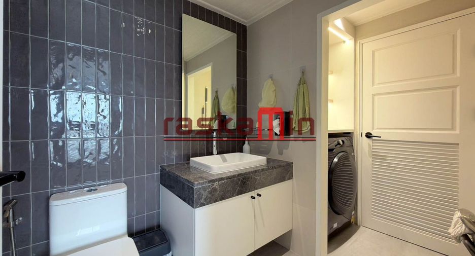 For rent 3 bedrooms condo in Bang Lamung, Chonburi